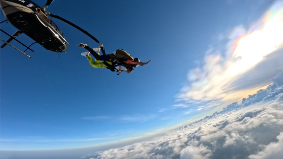 海南陵水清水灣4000公尺高空直升機跳傘【USPA認證教練帶跳+多種攝像方式可選】