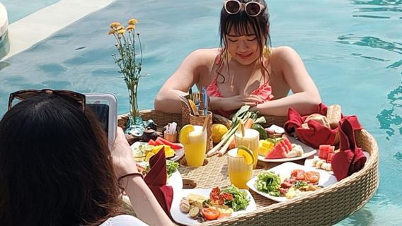 Sarapan Terapung + Tokong Tanah Lot + Tokong Taman Ayun [Pelancongan Persendirian/Bahasa Jepun, Pengambilan dan Penghantar Inggeris/Hotel Termasuk]