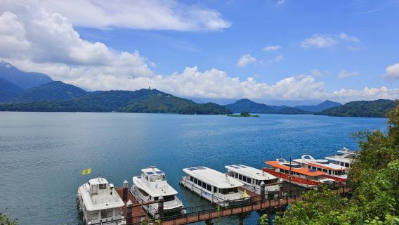 Excursion d'une journée à la ferme de Qingjing et au lac Sun Moon en voiture avec chauffeur (Aller-retour depuis Taichung)