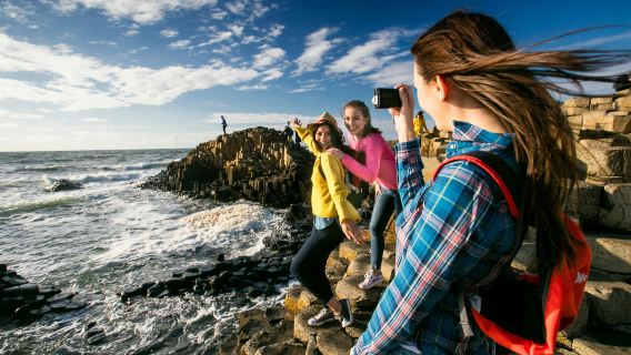 Giant's Causeway: Dark Edges Full Day Tour + Belfast City