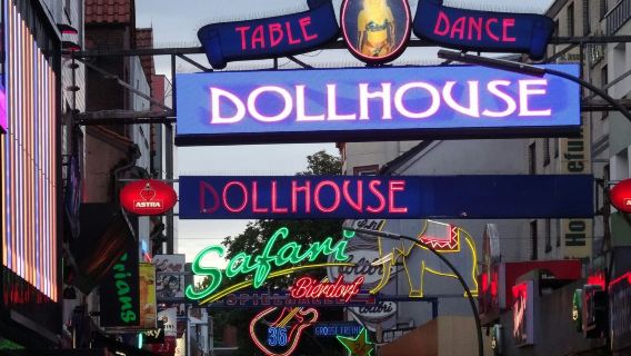 Reeperbahn St. Pauli Night Walk: The Black Diamonds of St. Pauli