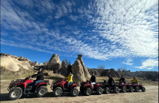 卡帕多西亚：日落或白天 ATV 探险之旅，含酒店接送和导游 (对华友好)