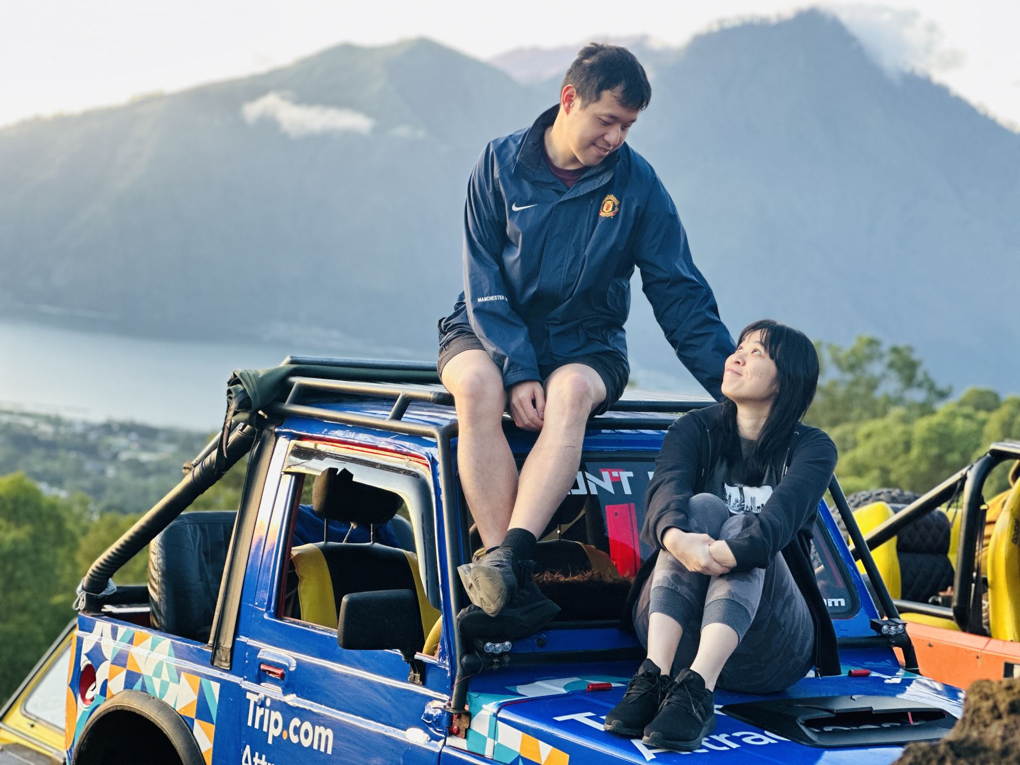 ทัวร์ชมพระอาทิตย์ขึ้นที่ภูเขาบาตูร์ด้วยรถจี๊ป พร้อมช่างภาพและอาหารเช้าฟรีบนยอดเขา