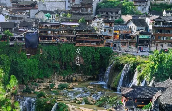 張家界出發 打卡鳳凰古城 邂逅芙蓉鎮 品特色魅力