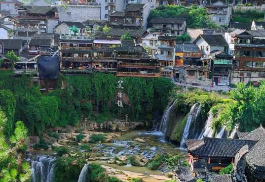 Depart from Zhangjiajie to visit Fenghuang Ancient Town and experience the unique charm of Furong Town