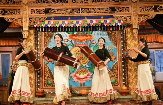 香格里拉扎雅土司宴（特色美食+藏族風情宴+非遺文化表演+土司劇情互動+歌舞即興學跳+篝火晚會）