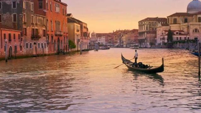 Venezia: Tour in Gondola al Tramonto o alla Sera