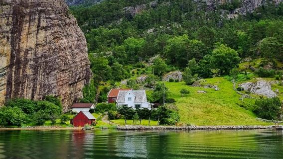 Stavanger: Scenic Fjord Cruise to Lysefjord and Preikestolen