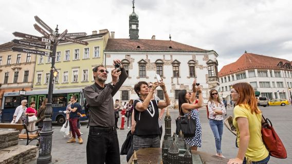 Budapest: Jalan-jalan di Distrik Kastil dengan Pintu Masuk Gereja Matthias