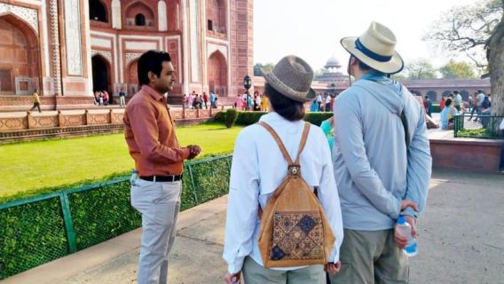 Billet coupe-file pour le Taj Mahal : options lever de soleil et journée