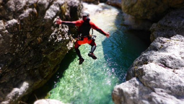 Baumgarten: Advanced Canyoning Adventure