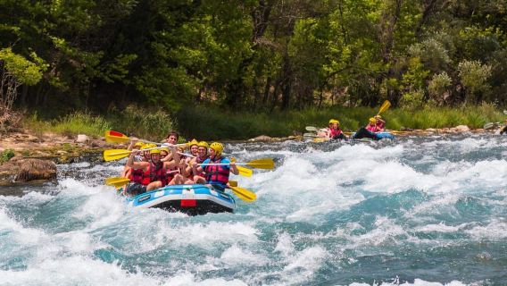 Cuộc phiêu lưu chèo bè với các hoạt động mạo hiểm tùy chọn từ Antalya