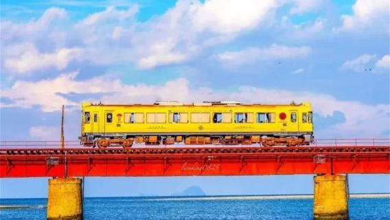 Excursion d'une journée apaisante à Kyoto avec le train maritime de Tango, le pont céleste d'Amanohashidate et les maisons-bateaux d'Ine, inspirée du Voyage de Chihiro
