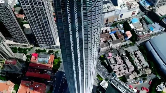 Tagesausflug zu Tianjins Herz: Jin Tower, Altkulturstraße, Xiangsheng-Vorstellung, Porzellanhaus und Zhang Xueliangs Residenz