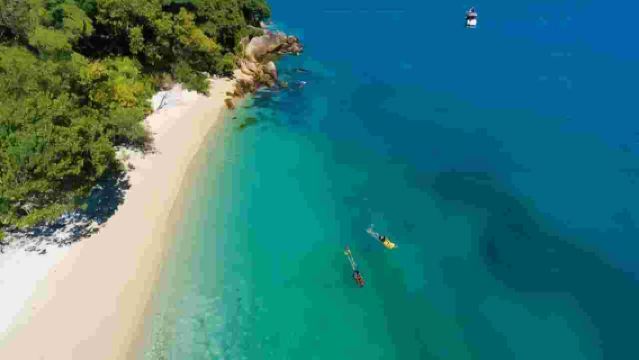 1-day tour to Fitzroy Island with optional add-ons (snorkeling/glass-bottom boat/lunch)