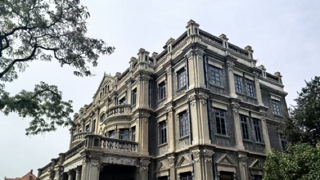 Istana Shenyang + Kediaman Lama Zhang Xueliang (termasuk tiket masuk + penerangan terperinci 2.5 jam + fon kepala Bluetooth)