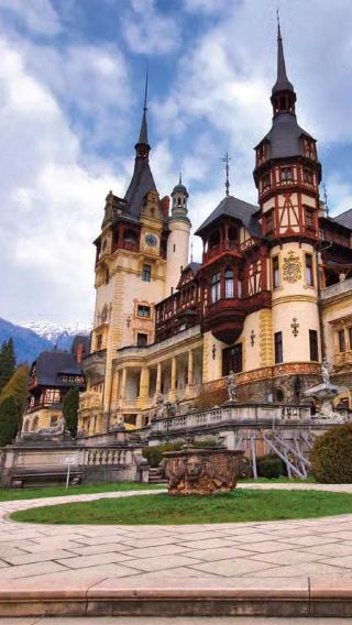 Romania Bucharest Dracula's Castle/Bran Castle + Peleș Castle Day Tour