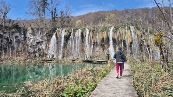 Plitvice Lakes Guided Day Tour from Zagreb