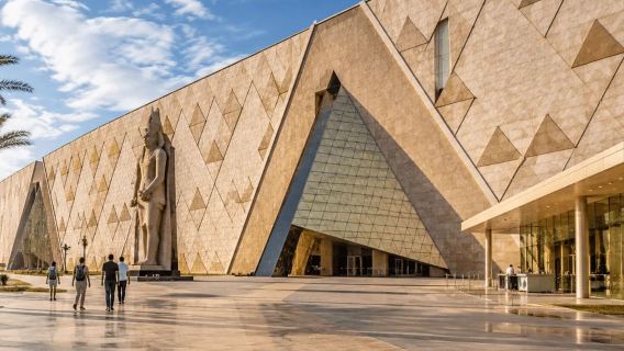 Yksityiskierros suureen Egyptiläiseen museoon ja pyramideihin kohteesta Port Said