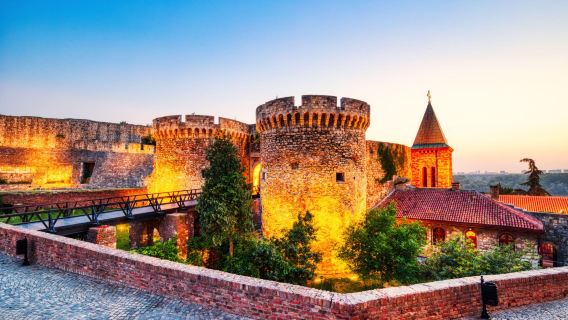 Belgrade|sewaan peribadi berbahasa Cina|lawatan sehari ke 5 tarikan utama termasuk Bandar Lama Zemun (tidak termasuk tiket) dengan pemandu pelancong