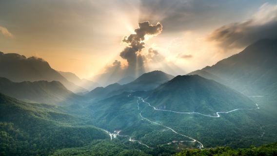 Sapa Half-Day O Quy Ho Pass, Heaven Gate & Waterfalls