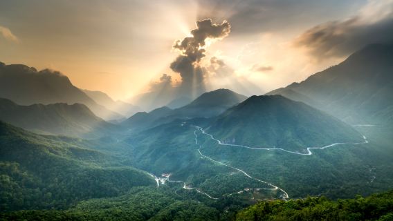 Sapa Half-Day O Quy Ho Pass, Heaven Gate & Waterfalls