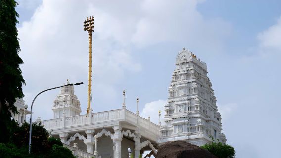 Hyderabad Full-Day City Tour – Charminar, Golconda Fort & Hussain Sagar
