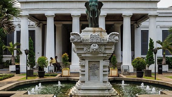 Central JakartaTours