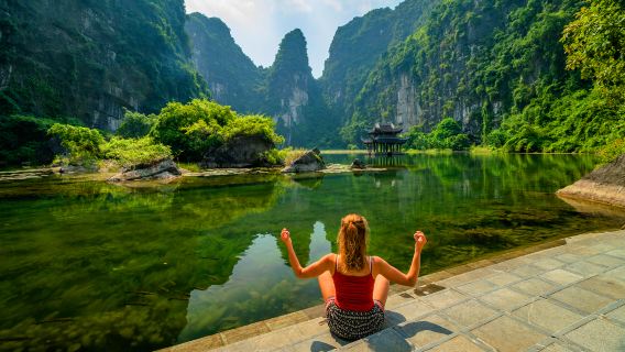 Tour di 1 giorno a Hoa Lu – Trang An – Grotta Mua