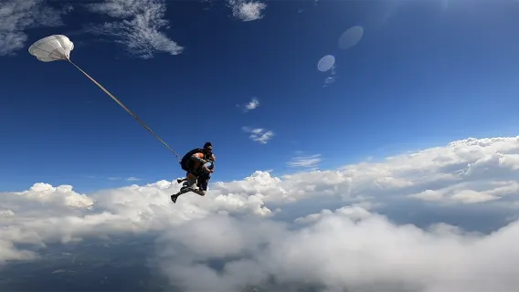 無錫太湖高空跳傘基地一日遊【4000公尺湖景跳傘+高畫質攝影】