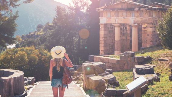 Delphi: Full-Day Small Group Guided Tour from Athens