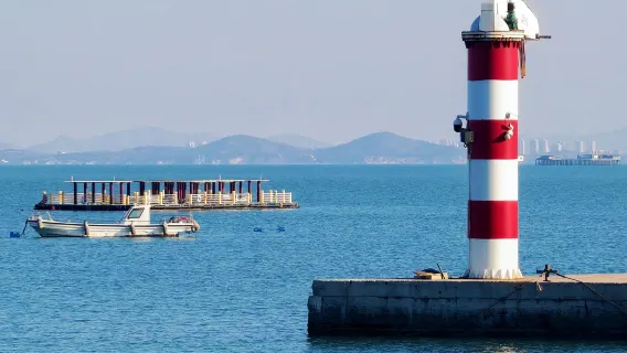 Yantai Yueliangwan + East Fort + Taixu Palace + Haichang Fisherman's Wharf 1-day tour - Bilingual service in Chinese and English