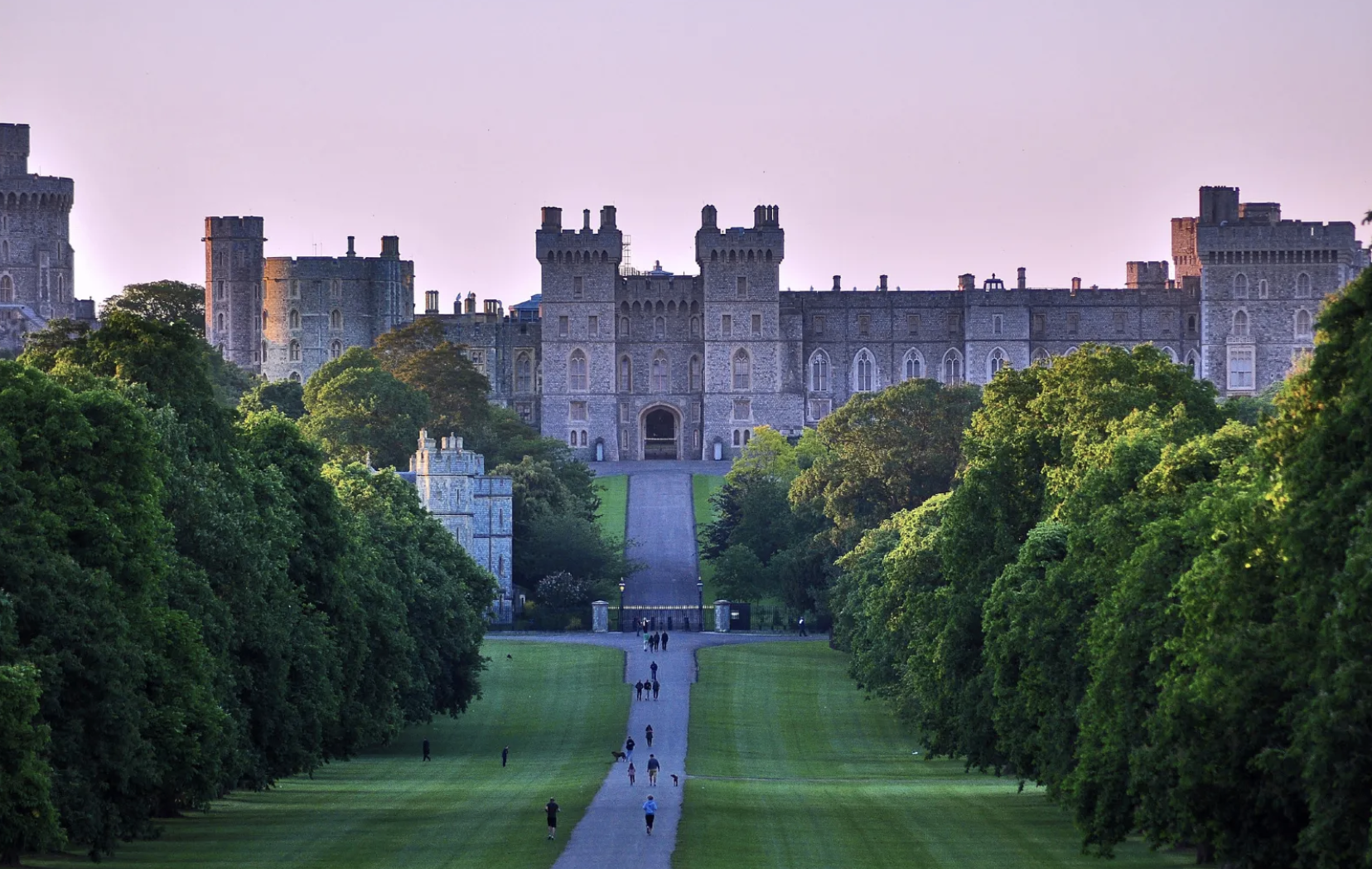 London, Istana Windsor dan Bicester Village pergi-balik| Pemandu Cina + Pickup Hotel