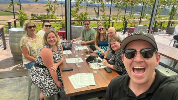 Melbourne: Wisata Kuliner dan Anggur Yarra Valley dengan 1 Botol Anggur