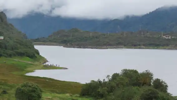 กีโต: ทริปเต็มวันไปยังบ่อน้ำพุร้อนปาปาลัคตาและบริเวณโดยรอบ