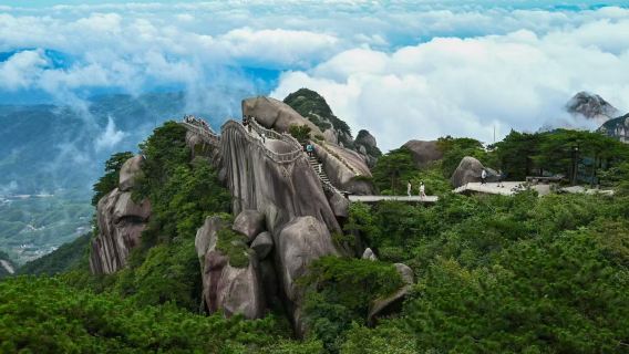 однодневный тур по Тяньчжушань, храму Инцзян и пагоде Чжэньфэн в Аньцине с англоязычным обслуживанием