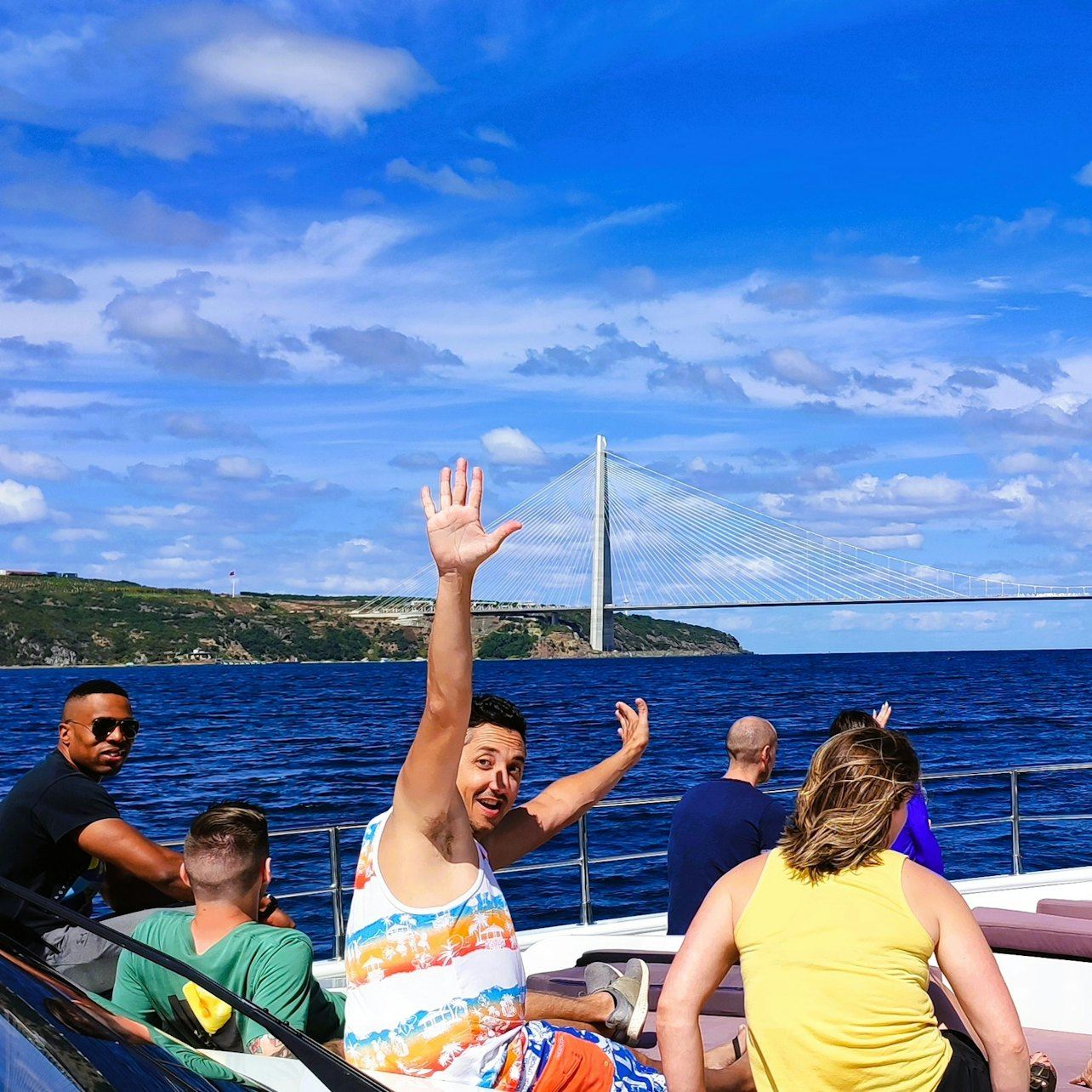 Istanbul: Bosphorus & Black Sea Sightseeing Cruise with Lunch