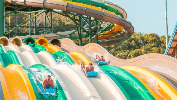 tour di un giorno in motoscafo alle tre isole di Phu Quoc Island + funivia del parco acquatico Aquatopia