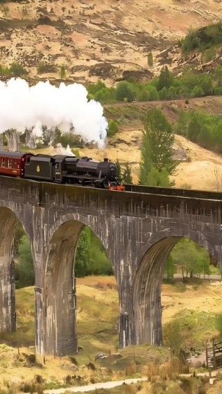 1-day tour to Glenfinnan Viaduct + Glencoe + Highlands from Edinburgh, UK