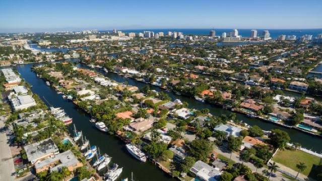 Small Group MAX14 Guests: Fort Lauderdale&Palm Beach Day Tour from Miami FL