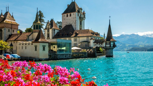 瑞士因特拉肯-圖恩湖-施皮茨-貝亞圖斯洞【中文包車自由行】