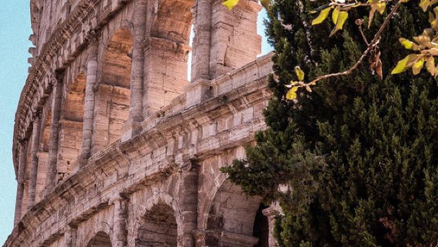 Travel in major Italian cities, Italian local guide, Italian business translation, travel companion