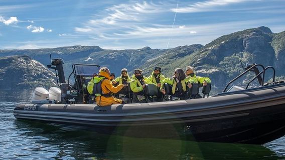 Stavanger: RIB in Lysefjord 