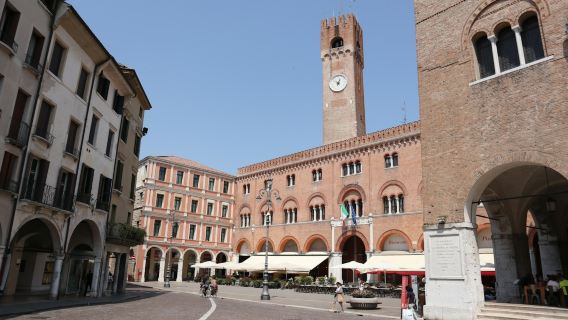 Treviso Audio Tour: Echoes of Walls, Wonders, and Wartime Tales