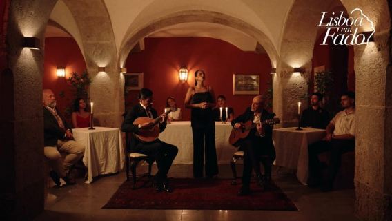 Lisboa: Fado Tradicional e Vinho do Porto no Coração da Antiga Lisboa