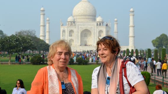 ทัวร์ทัชมาฮาลพร้อมรถยนต์ ค่าเข้าชมอนุสรณ์สถาน อาหารกลางวัน จากเดลีหรืออักรา - ตัวเลือกมากมาย