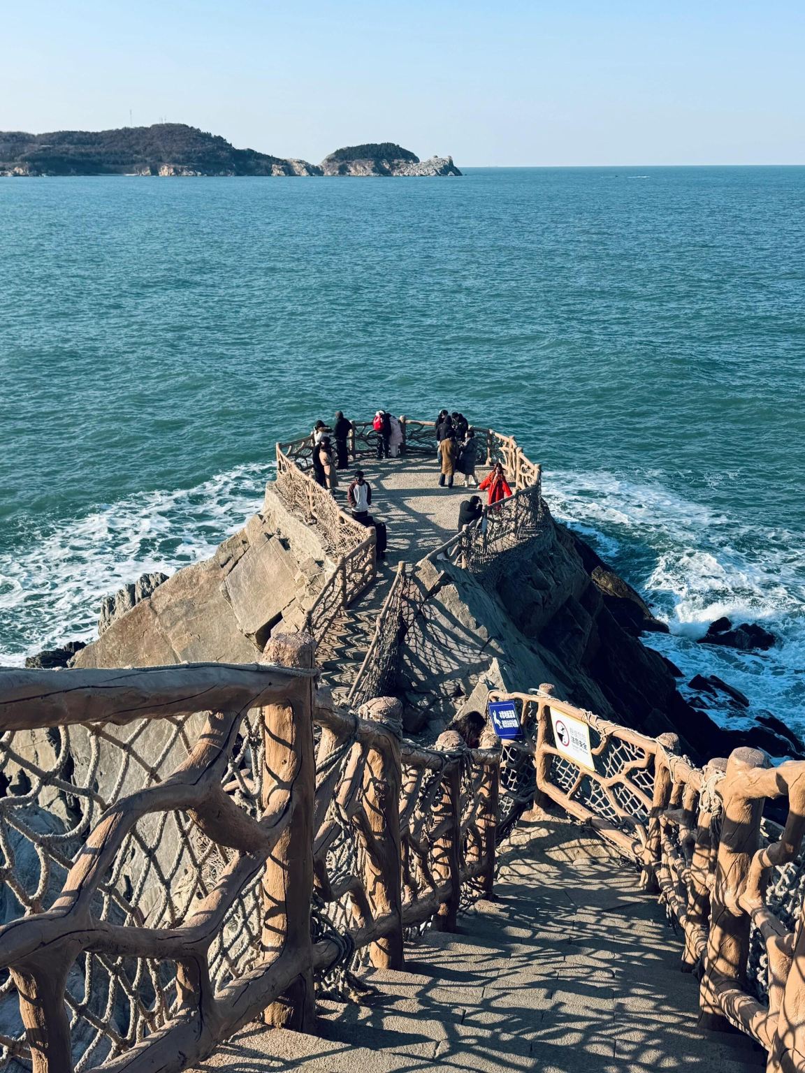 [Departing from Qingdao] Weihai Happiness Gate + Torch 8th Street + Maotou Mountain Day Tour - Bilingual Service Available