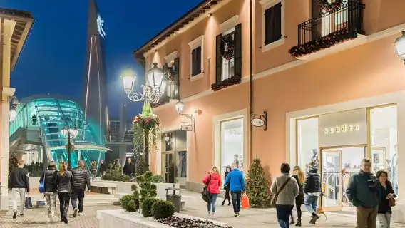 ตั๋วรถบัสไปกลับมิลาน-เซอร์ราวัลเล ดีไซน์เนอร์ เอาท์เลท