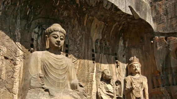 однодневный тур по гротам Лунмэнь, Интяньмэнь и Лицзинмэнь в Лояне, Китай