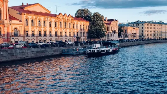 諮詢後下單/俄羅斯聖彼得堡涅瓦大街喀山大教堂彼得大帝夏宮冬宮/機場/點對點用車/旅遊旅行司導/專車服務
